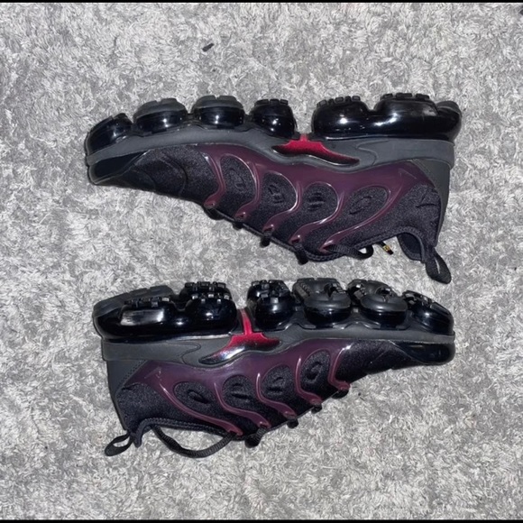 Nike Air Vapormax plus Black Noble Red - Picture 5 of 7